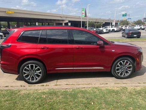 Used 2024 Cadillac XT6 Sport image 5