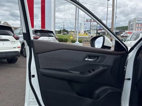 Certified 2023 Nissan Rogue SV AWD/4WD image 11