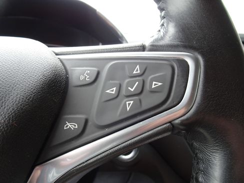 Used 2019 Chevrolet Equinox LT FWD image 21