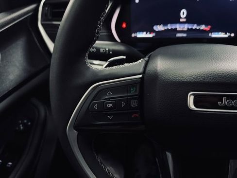 Used 2023 Jeep Grand Cherokee Laredo w/ Luxury Tech Group I image 24