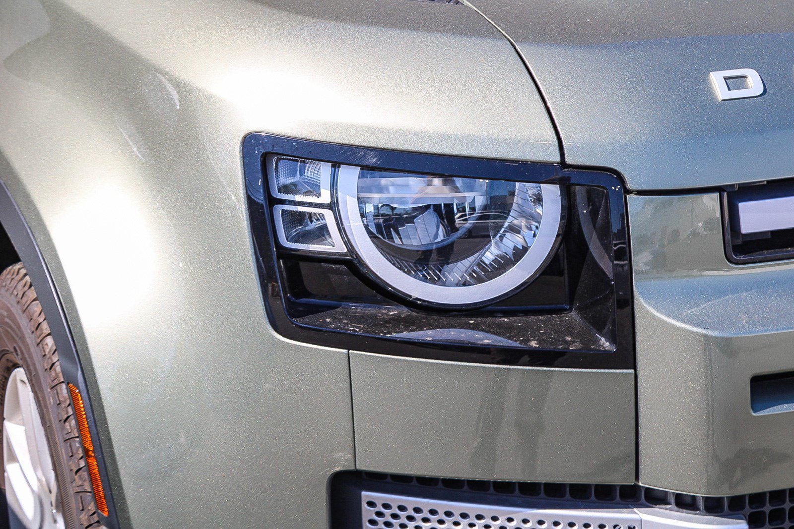Used 2023 Land Rover Defender 110 S AWD/4WD image 5