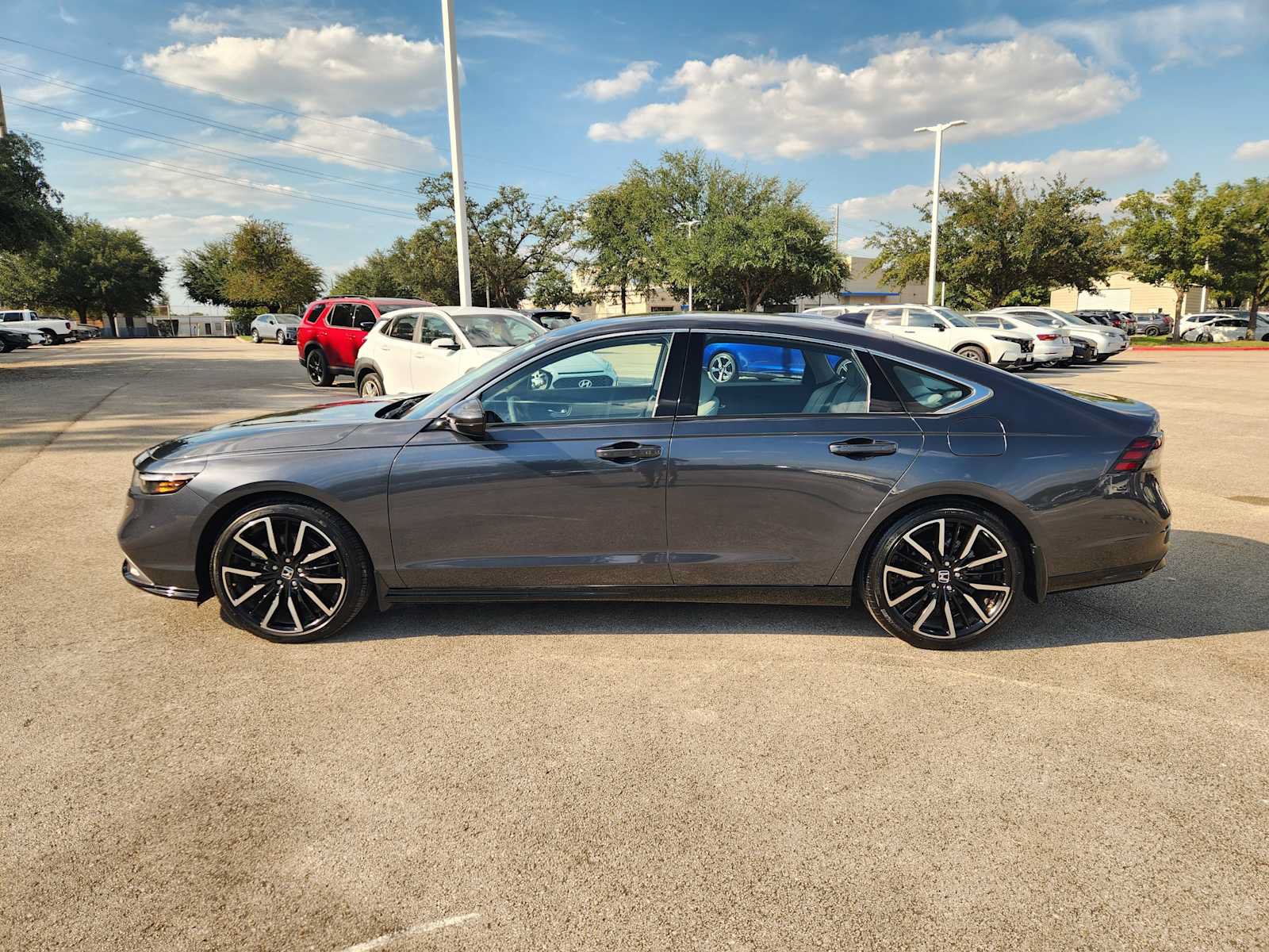 Used 2024 Honda Accord Touring image 4