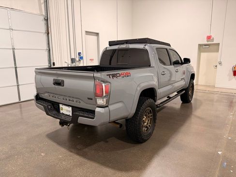 Used 2021 Toyota Tacoma TRD Sport image 5