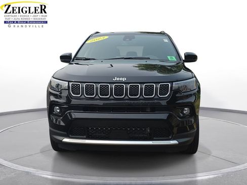 Used 2023 Jeep Compass Limited w/ Sun and Sound Group AWD/4WD image 2
