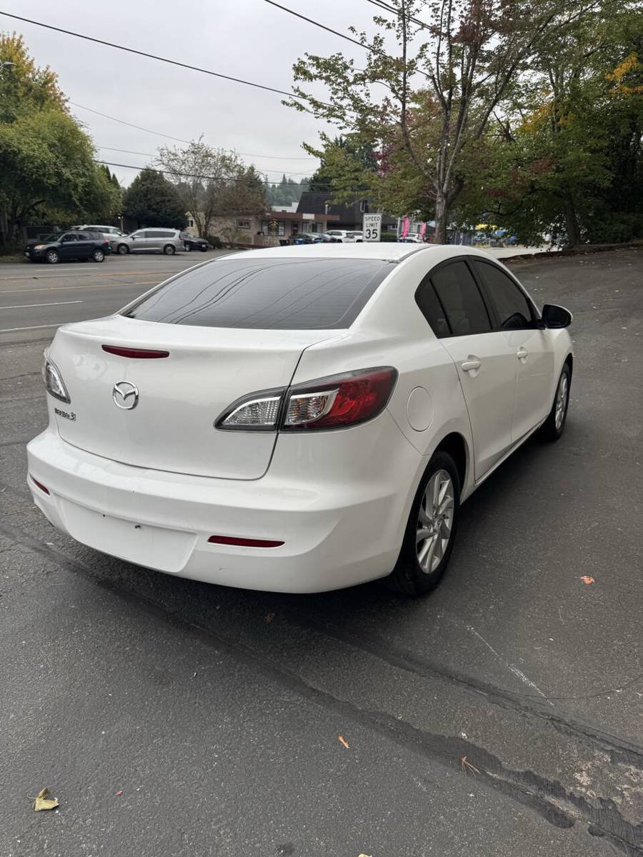Used 2012 MAZDA MAZDA3 i Touring FWD image 5