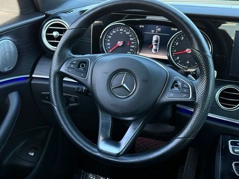 Used 2017 Mercedes-Benz E 300 4MATIC image 22