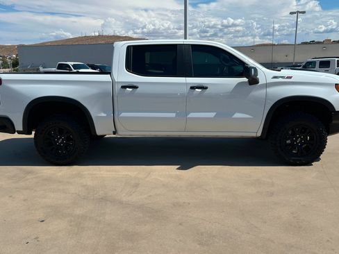 Used 2024 Chevrolet Silverado 1500 ZR2 w/ Technology Package AWD/4WD image 7
