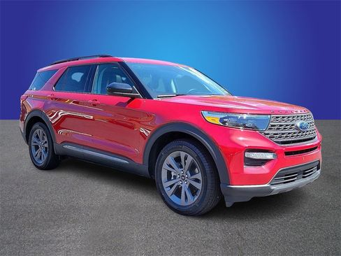 New 2024 Ford Explorer XLT w/ Equipment Group 202A image 2
