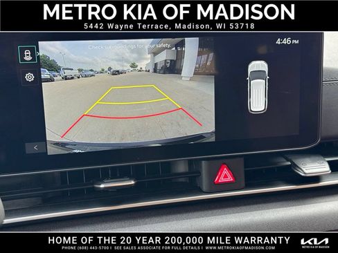 Used 2026 Kia Carnival EX FWD image 23