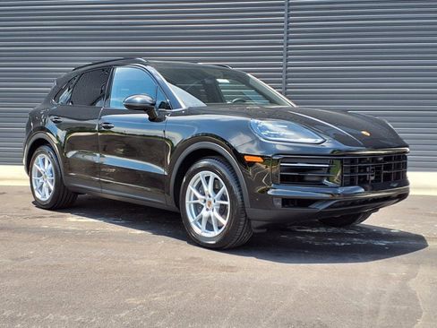 New 2025 Porsche Cayenne image 36