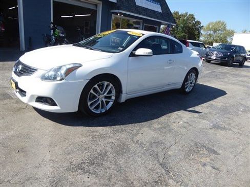 Used 2012 Nissan Altima 3.5 SR image 3
