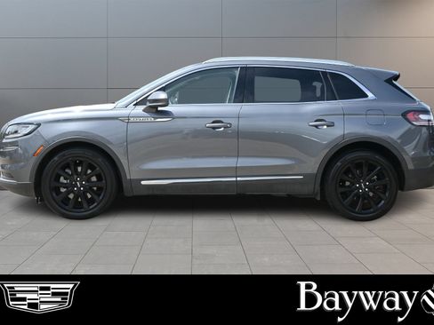 Used 2022 Lincoln Nautilus Reserve w/ Monochromatic Package FWD image 5