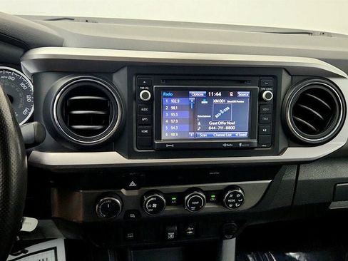 Used 2019 Toyota Tacoma SR5 AWD/4WD image 16