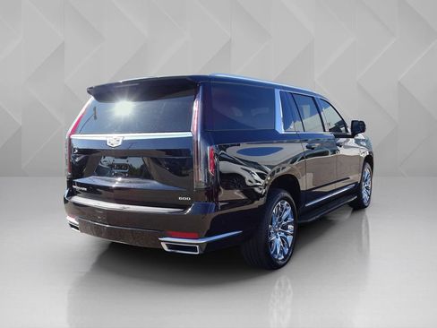 Used 2022 Cadillac Escalade ESV Premium Luxury w/ LPO, Radiant Package AWD/4WD image 5