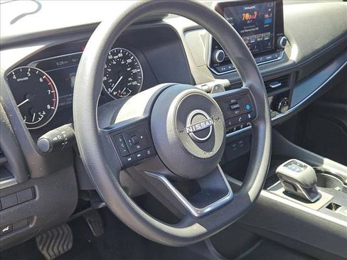 Used 2024 Nissan Rogue SV FWD image 9