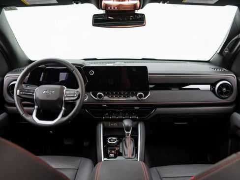 Used 2024 Chevrolet Colorado Z71 w/ Z71 Convenience Package 2 image 12