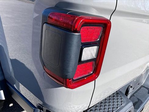 Used 2021 Jeep Gladiator Mojave image 23