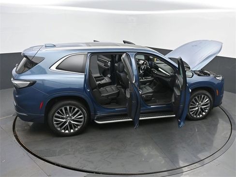 Certified 2025 Buick Enclave Avenir w/ Super Cruise Package image 67