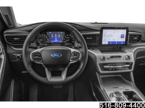 Used 2023 Ford Explorer XLT w/ Equipment Group 202A image 8