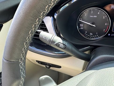 Used 2023 Buick Envision Essence AWD/4WD image 16