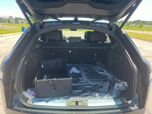 New 2026 Land Rover Range Rover Velar Belgravia AWD/4WD image 18