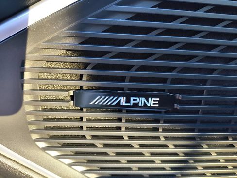Used 2024 Jeep Wagoneer Series II RWD image 17