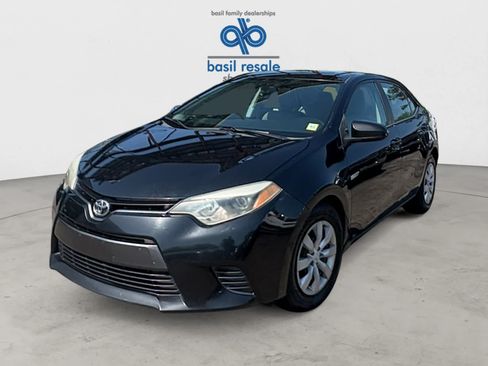 Used 2016 Toyota Corolla LE FWD image 2