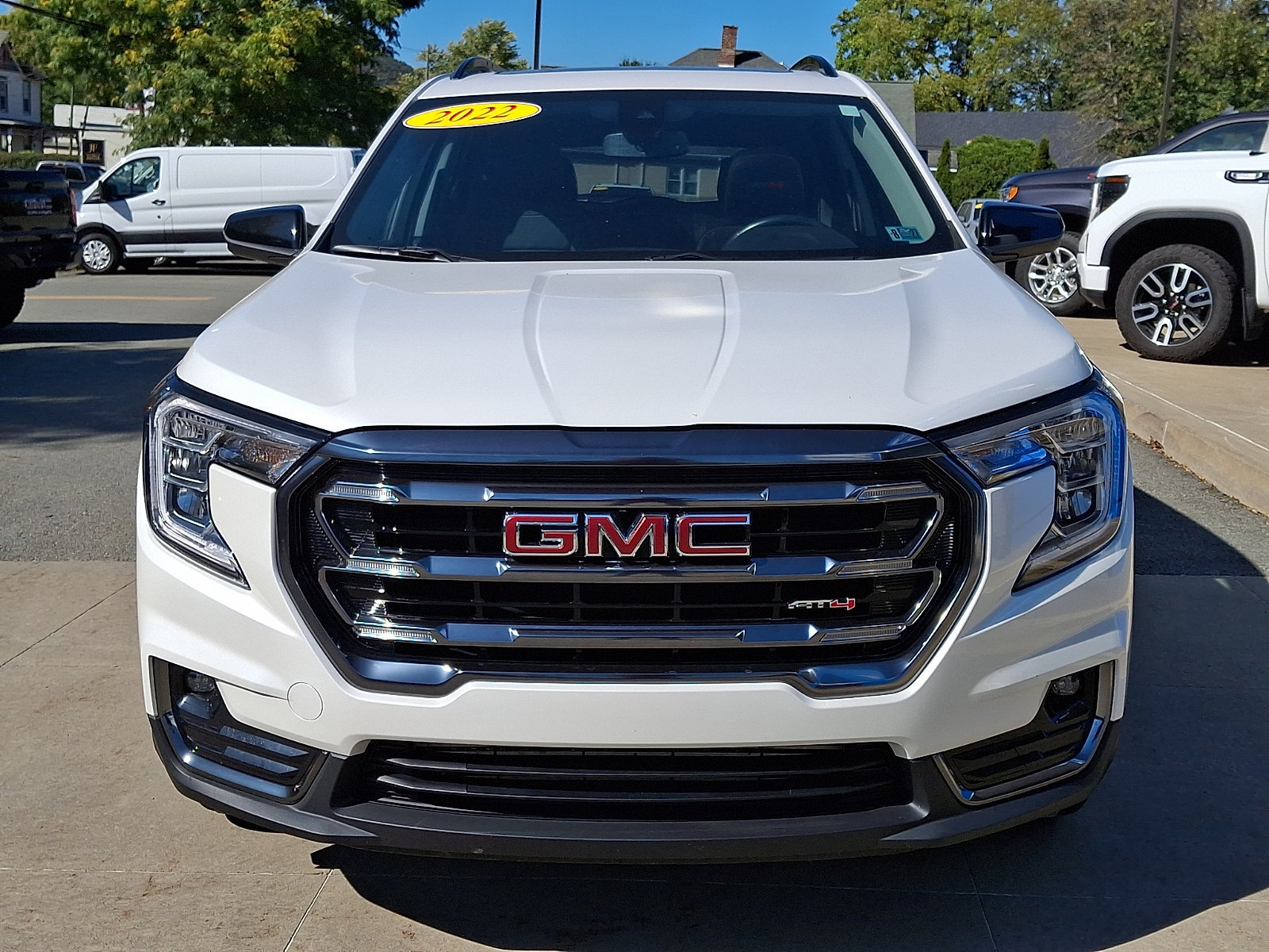 Used 2022 GMC Terrain AT4 AWD/4WD image 2