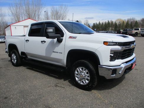 Used 2024 Chevrolet Silverado 2500 W/T w/ WT Convenience Package image 11