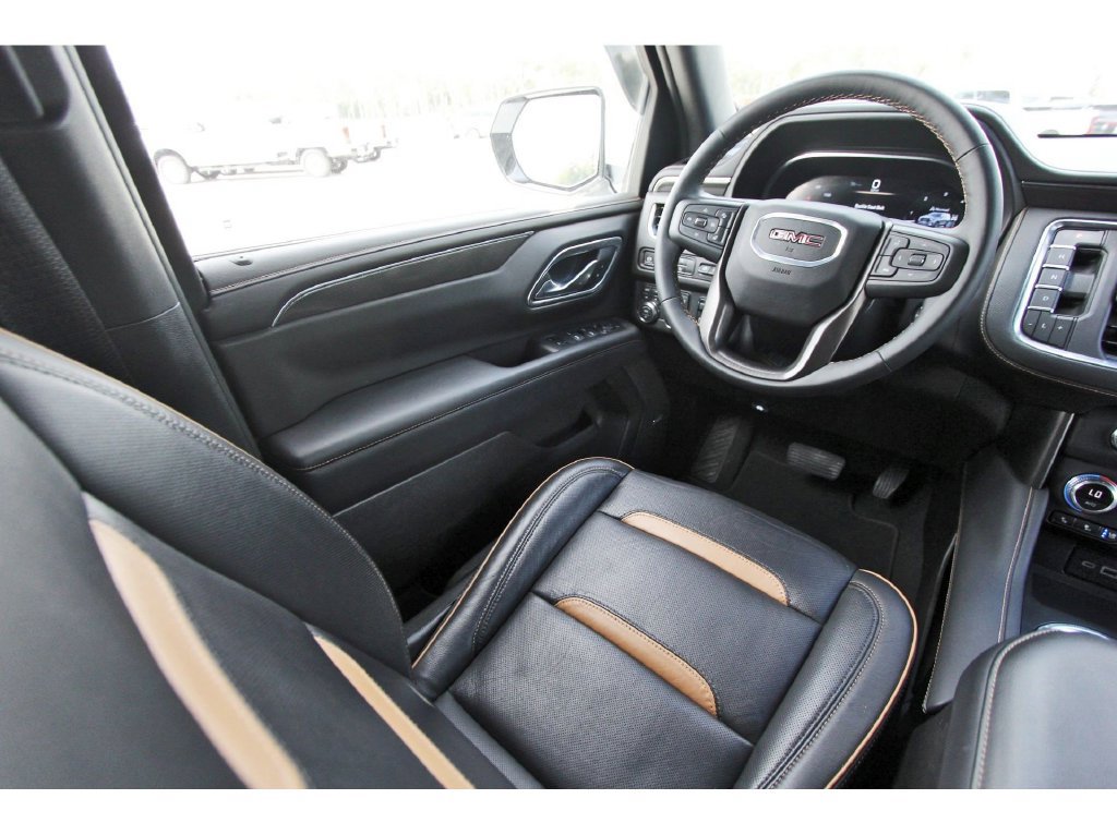 Used 2024 GMC Yukon AT4 w/ AT4 Premium Plus Package AWD/4WD image 11