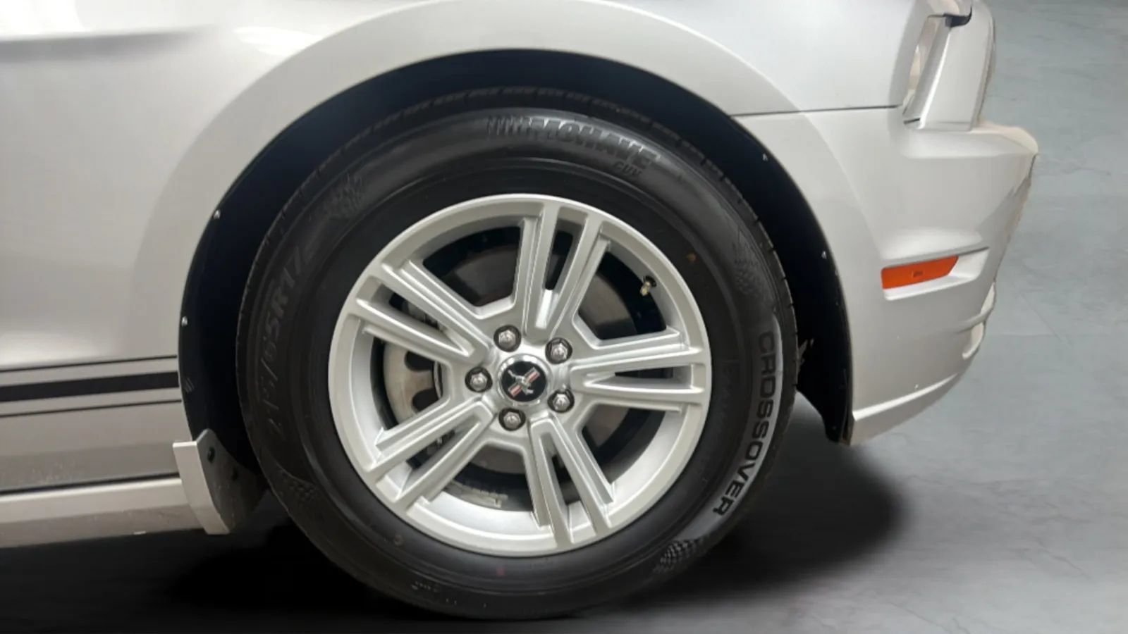 Used 2013 Ford Mustang Coupe RWD image 23