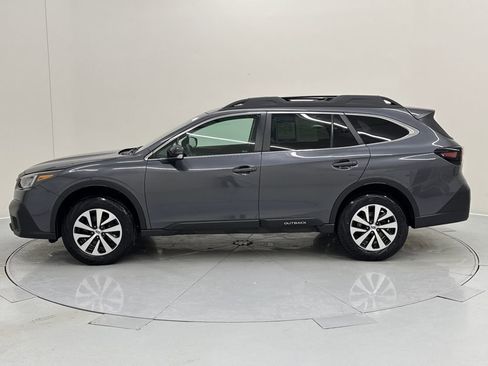 Used 2022 Subaru Outback Premium image 2