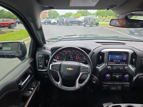 Used 2021 Chevrolet Silverado 1500 LT w/ Convenience Package II AWD/4WD image 14