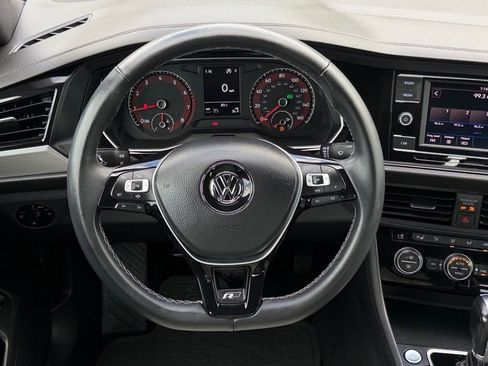 Used 2019 Volkswagen Jetta R-Line FWD image 18