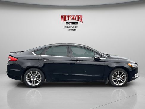 Used 2017 Ford Fusion SE w/ Equipment Group 201A FWD image 6