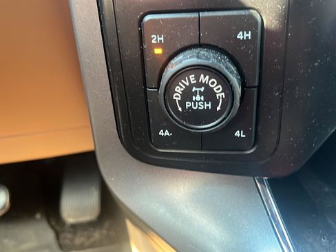 Used 2021 Ford F150 Lariat w/ Equipment Group 502A High AWD/4WD image 16