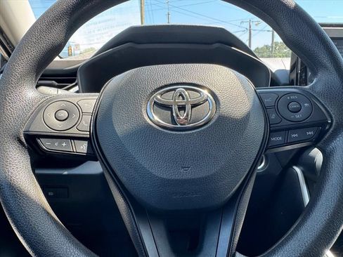 Used 2022 Toyota RAV4 XLE AWD/4WD image 15