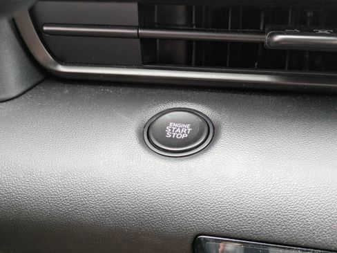 Used 2025 Hyundai Elantra Sport image 28