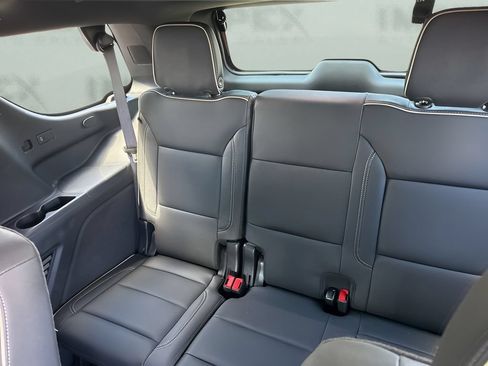Used 2026 Chevrolet Tahoe Premier AWD/4WD image 12