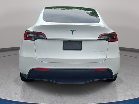 Used 2021 Tesla Model Y Long Range AWD/4WD image 6