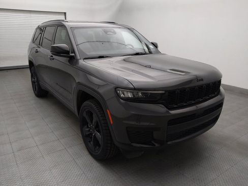 Used 2023 Jeep Grand Cherokee L Laredo RWD image 13