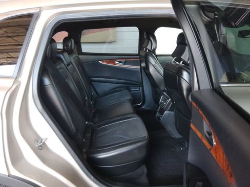 Used 2017 Lincoln MKX Reserve FWD image 15
