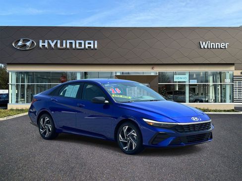 Certified 2025 Hyundai Elantra Sport FWD image 5