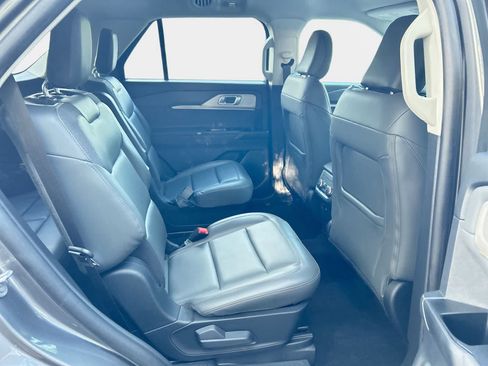Used 2025 Ford Explorer Active w/ Active Comfort Package AWD/4WD image 13