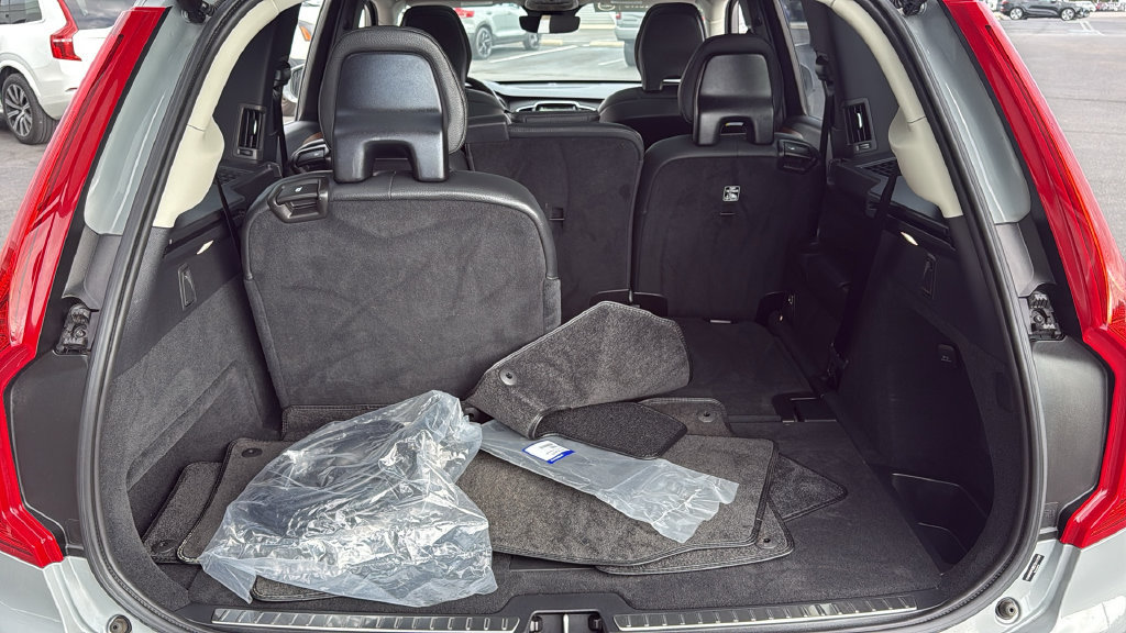 Certified 2025 Volvo XC90 T8 Plus AWD/4WD image 29