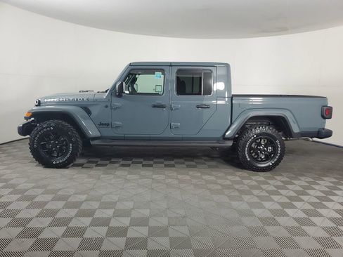 New 2025 Jeep Gladiator Sport image 7