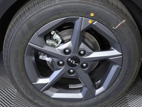 New 2025 Kia K4 LXS image 7