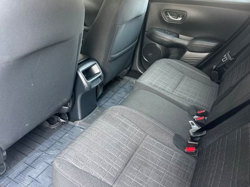 Used 2023 Honda HR-V LX image 4