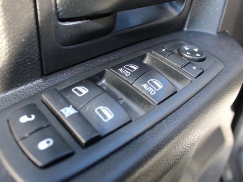 Used 2017 RAM 2500 Tradesman w/ Chrome Appearance Group image 18