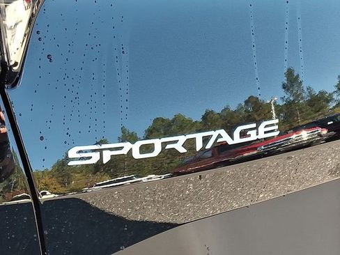 New 2026 Kia Sportage LX FWD image 21
